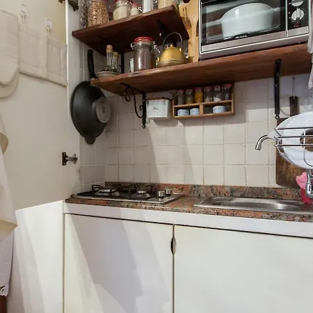 Romantic Flat Navigli Darsena Milan